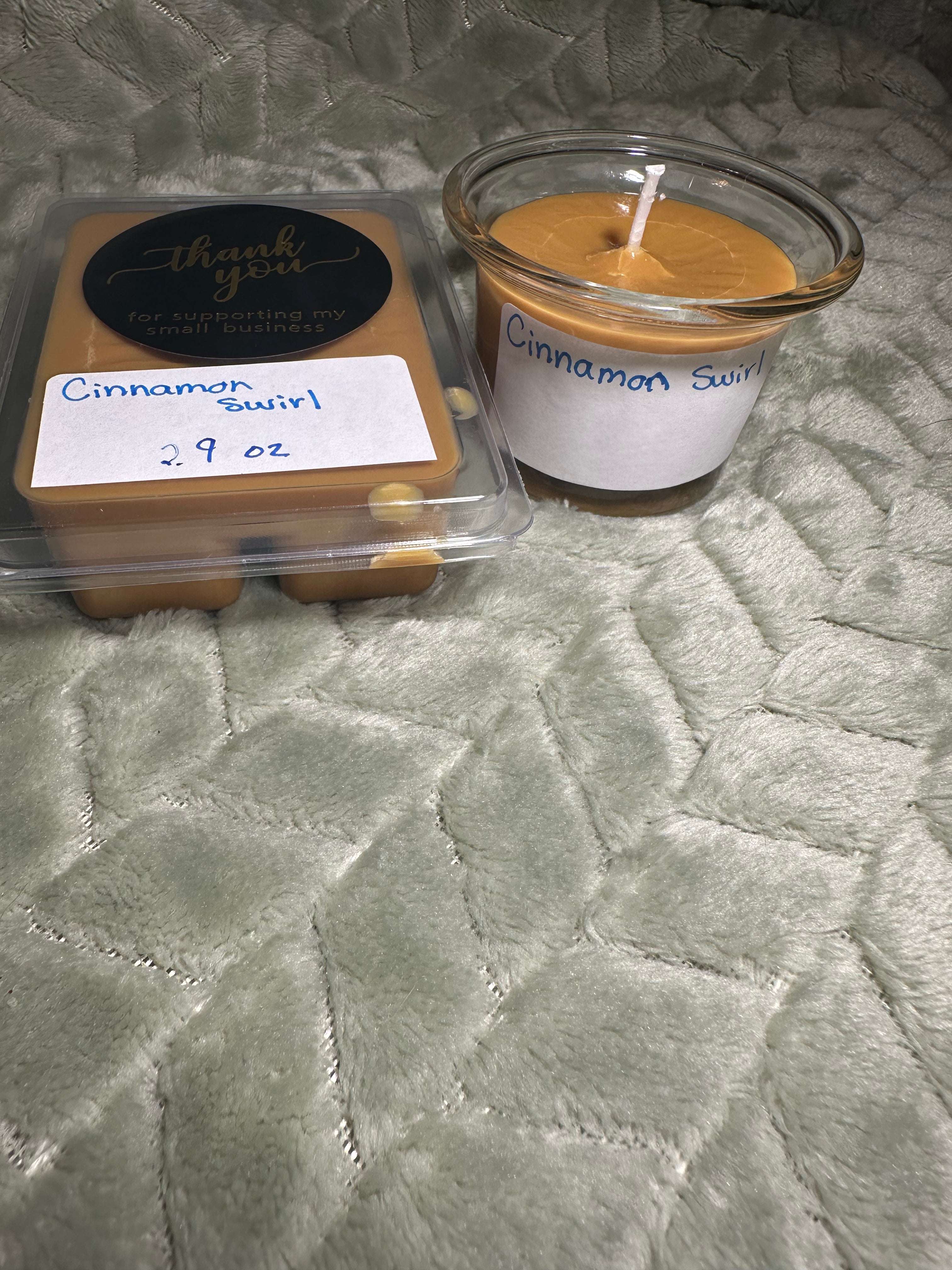 Cinnamon roll candle and wax melts